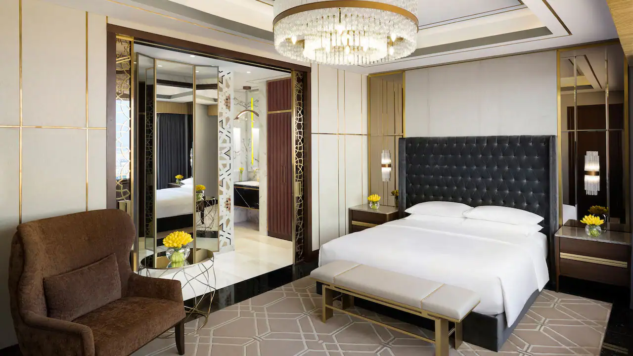 Grand-Hyatt-Al-Khobar-P014-Royal-Suite-Bedroom.16x9.webp